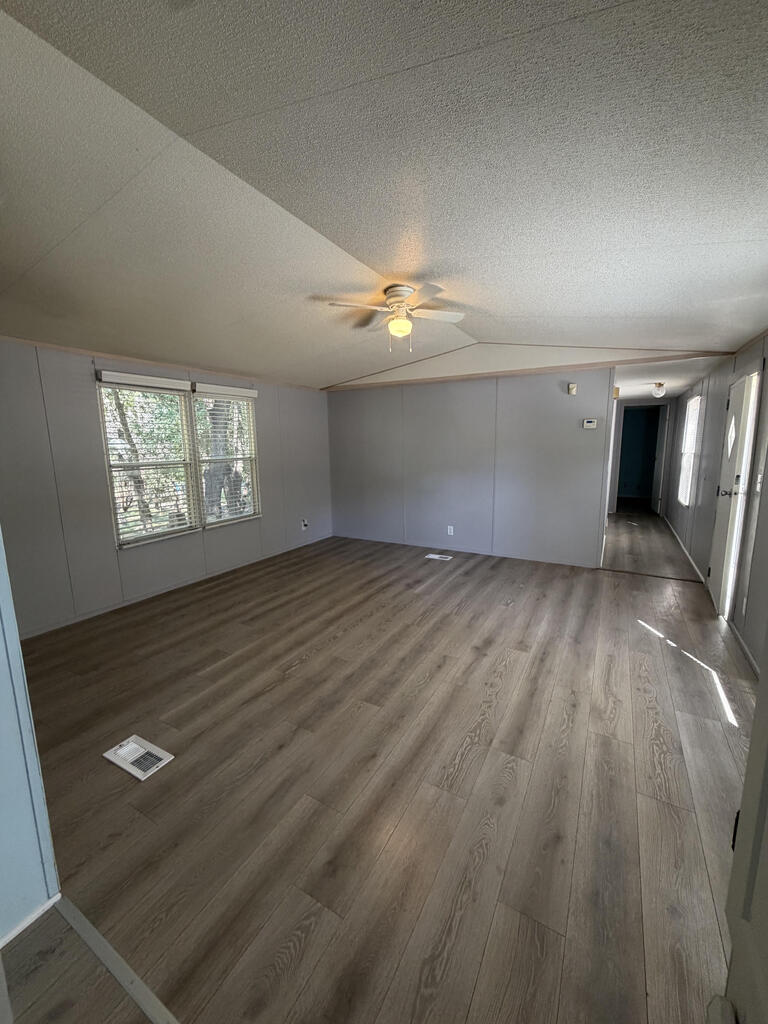 126 S Woodcreek Dr Property Photo 2