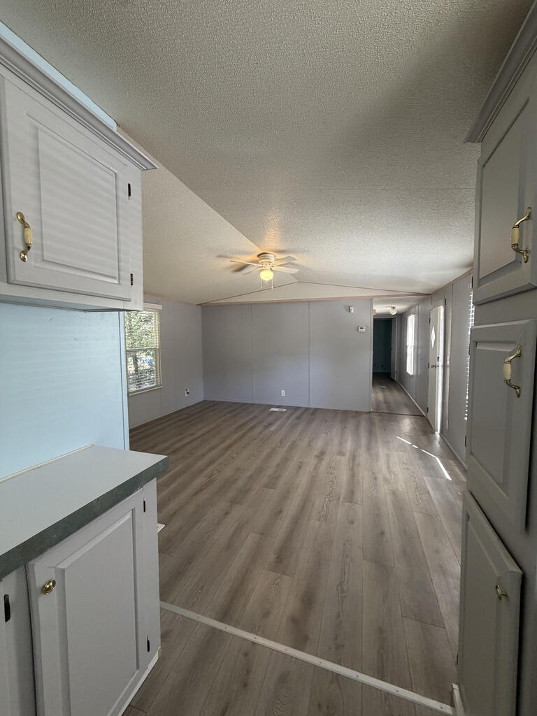 126 S Woodcreek Dr Property Photo 15