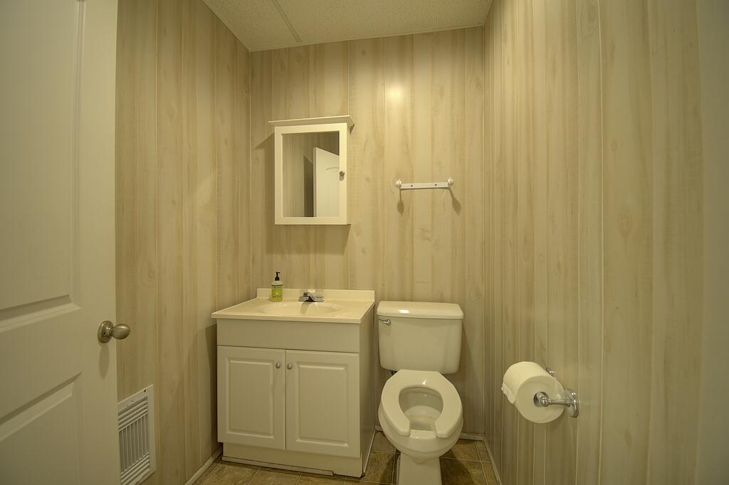 250 #200 W Main St Property Photo 6