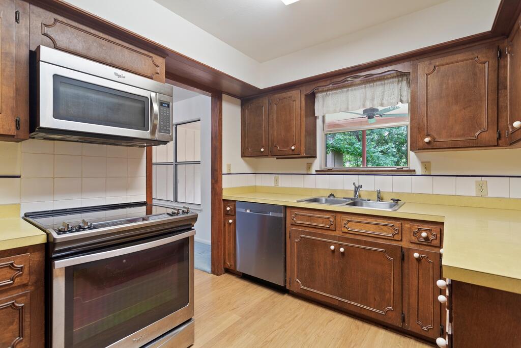 1702 Susan Dr Property Photo 17