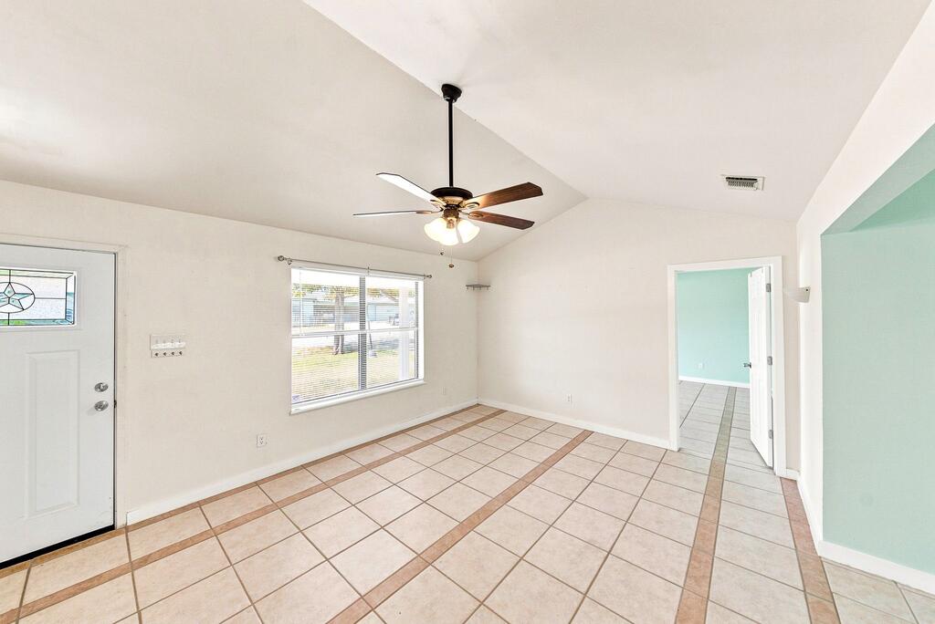 105 S Riverpark Dr Property Photo 7