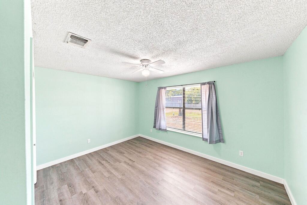 105 S Riverpark Dr Property Photo 28