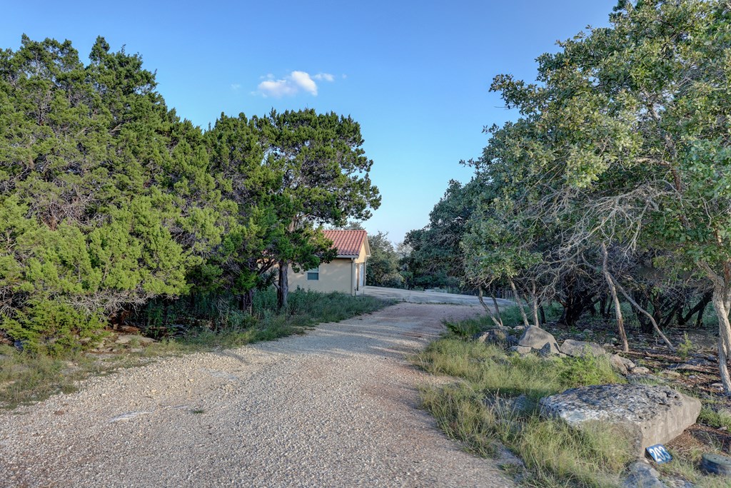 203 Rim Rock Circle W Property Photo 2