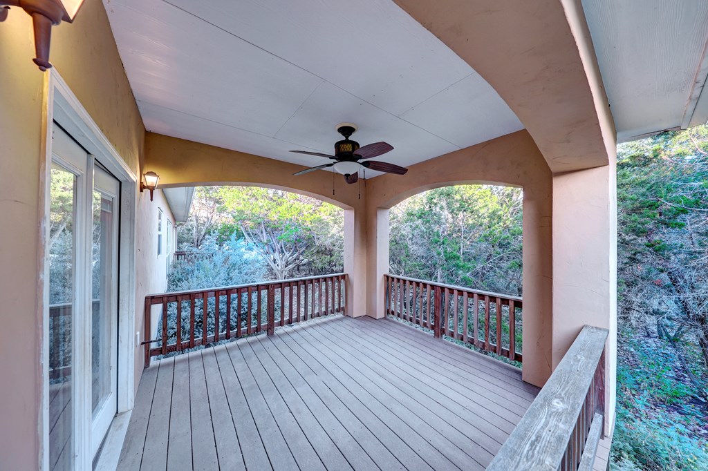 203 Rim Rock Circle W Property Photo 5