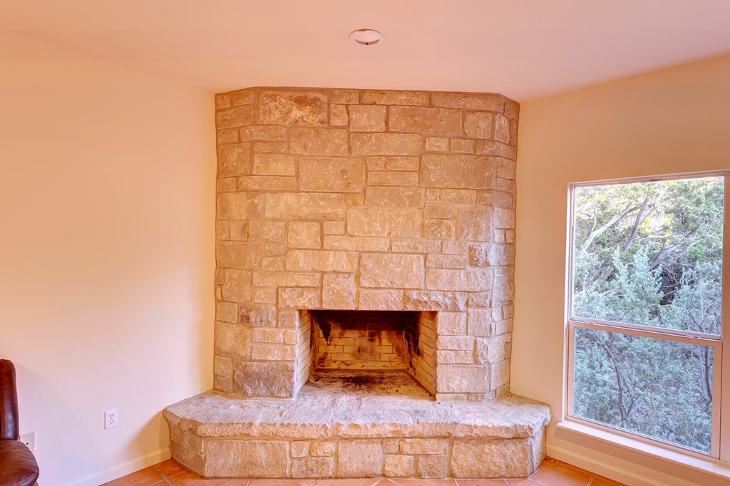 203 Rim Rock Circle W Property Photo 9