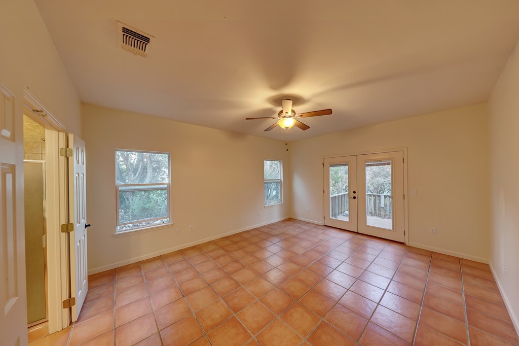 203 Rim Rock Circle W Property Photo 14