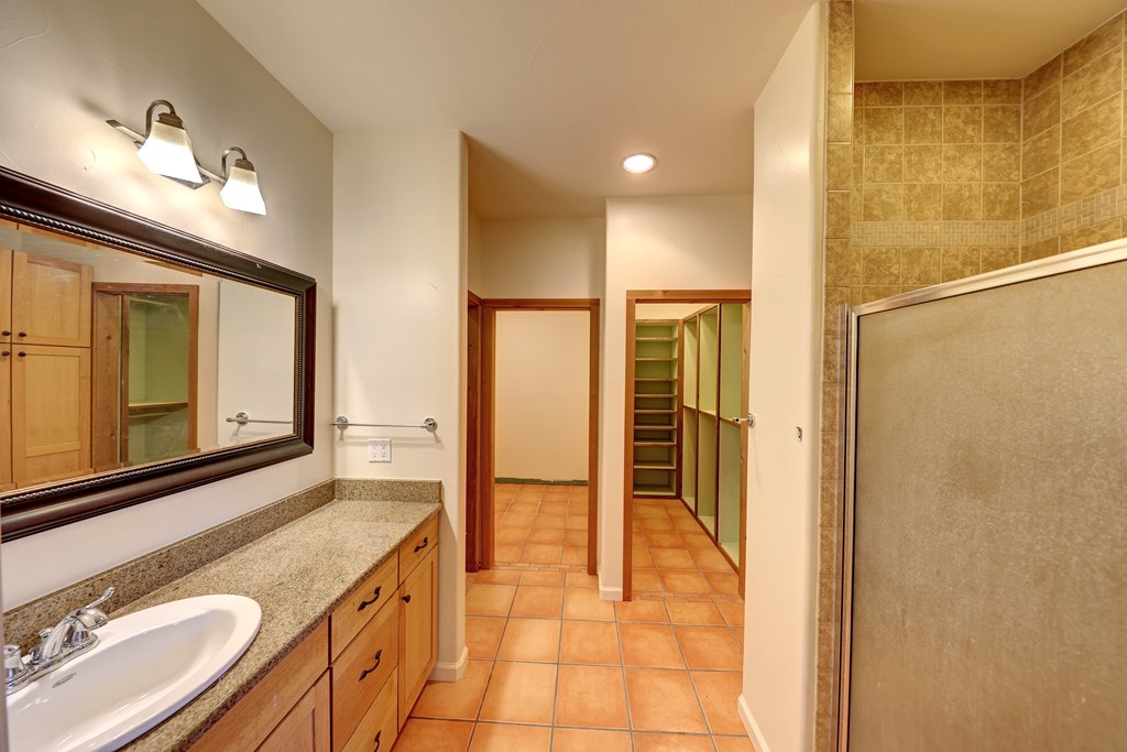203 Rim Rock Circle W Property Photo 15