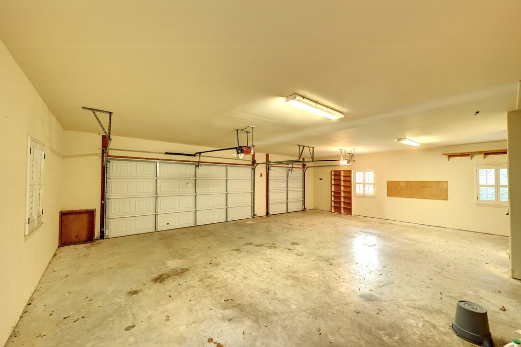 203 Rim Rock Circle W Property Photo 20