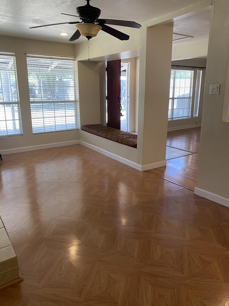 851 Tivy St Property Photo 7