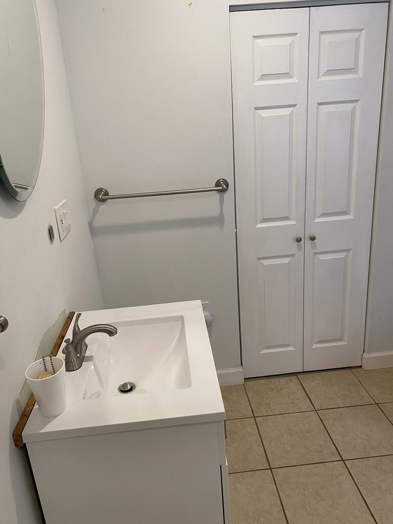 851 Tivy St Property Photo 14