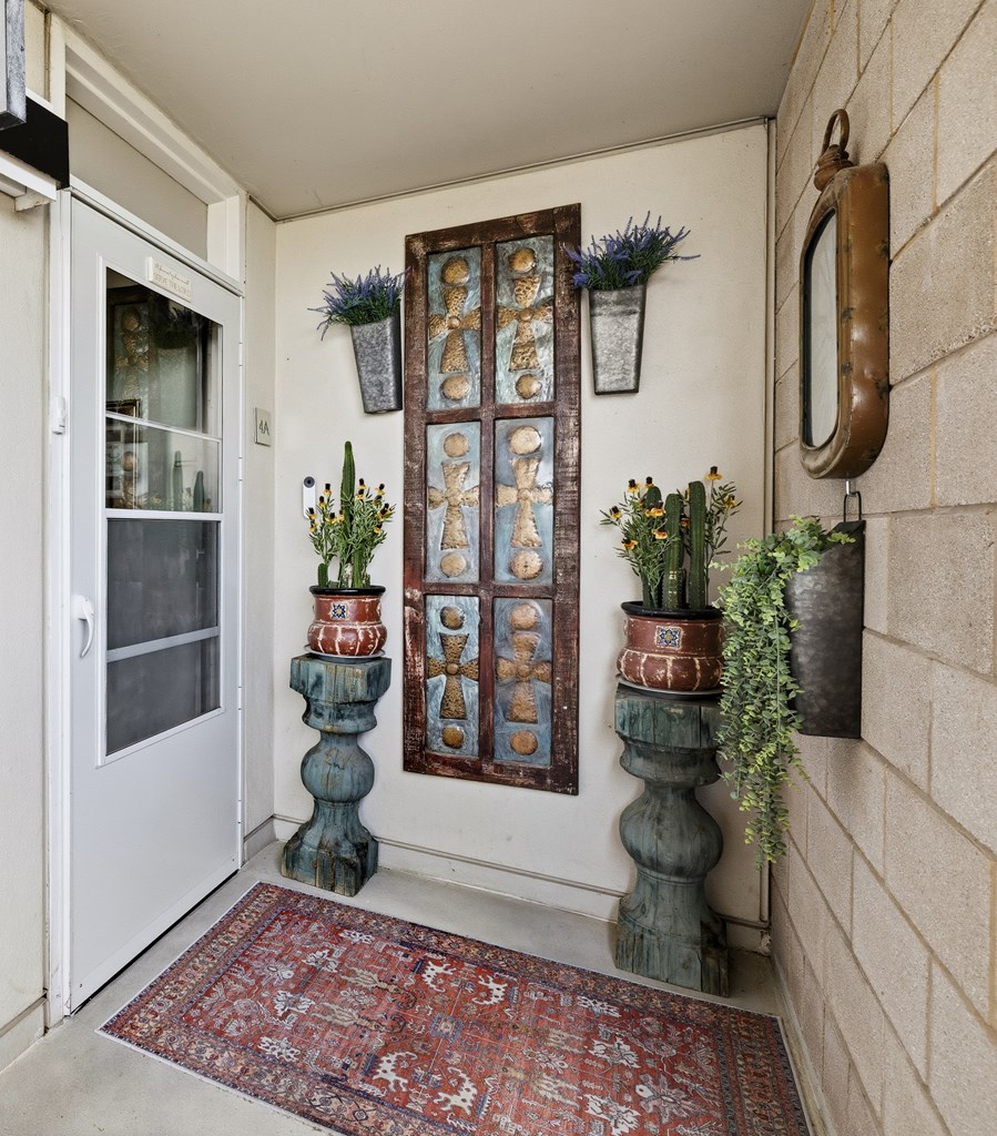 1012 4a Guadalupe St Property Photo 2