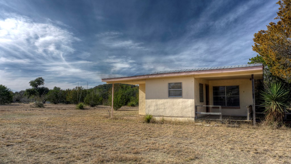 22 Squirrel Bend Property Photo 3
