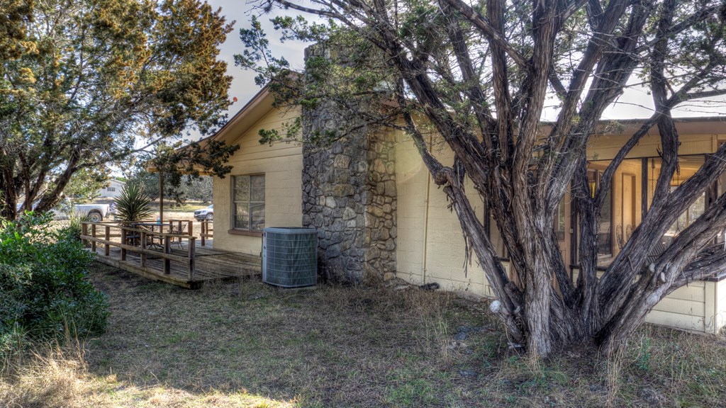 22 Squirrel Bend Property Photo 6