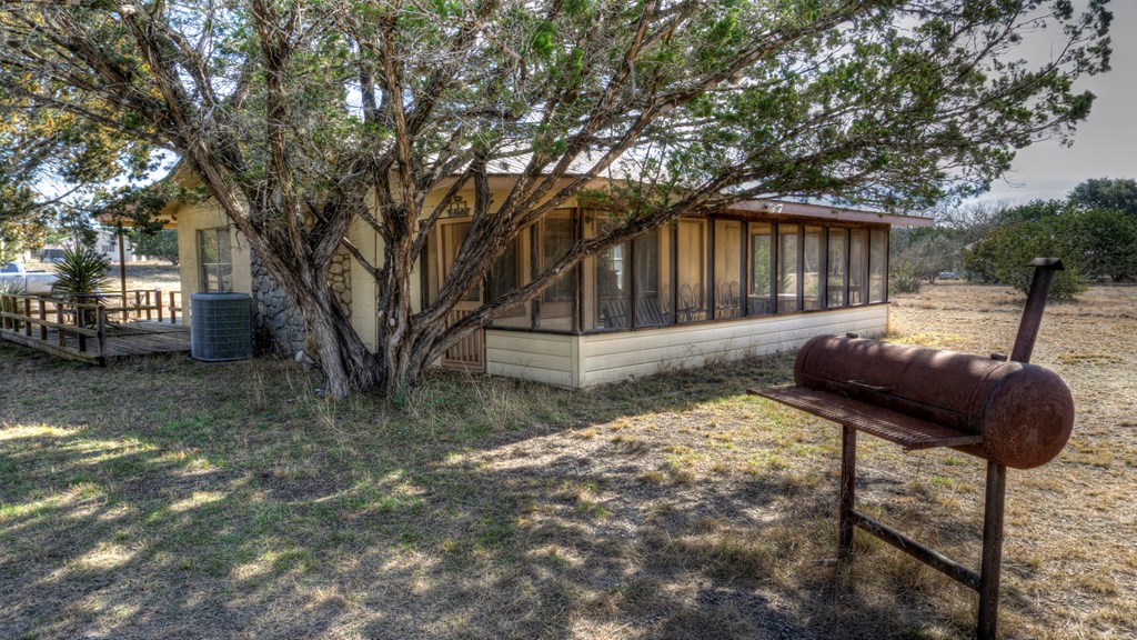 22 Squirrel Bend Property Photo 7
