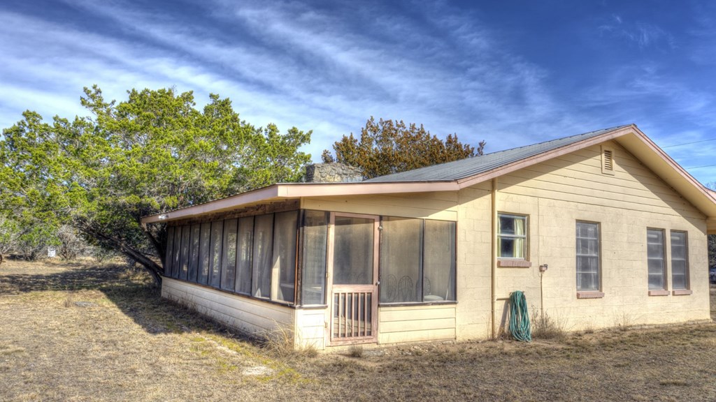 22 Squirrel Bend Property Photo 9