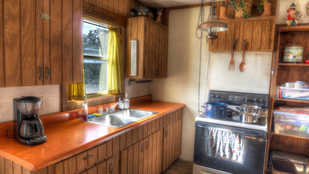 22 Squirrel Bend Property Photo 27