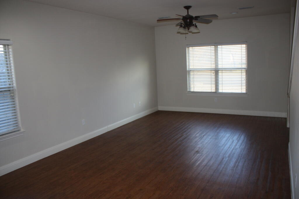 443 Yorktown Blvd Property Photo 6