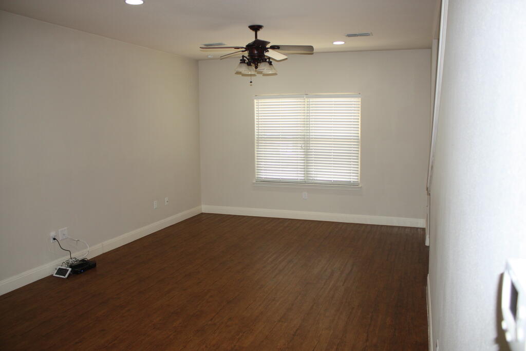 443 Yorktown Blvd Property Photo 9