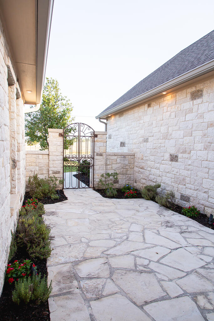 3140 Pinnacle Club Dr Property Photo 5