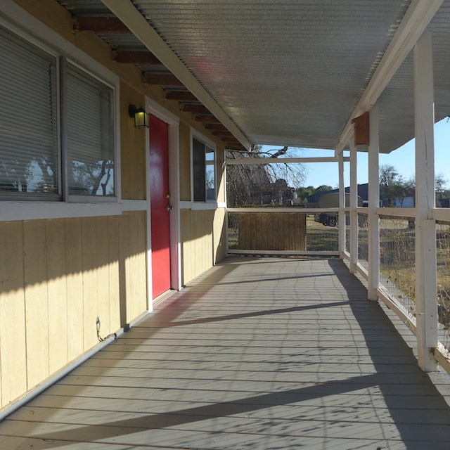 50140a E Ih-10 Property Photo 4