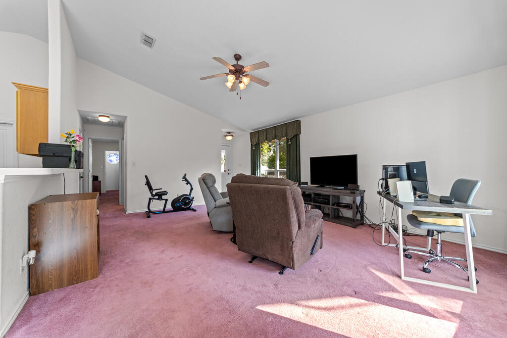 458 Vicksburg Ave Property Photo 4