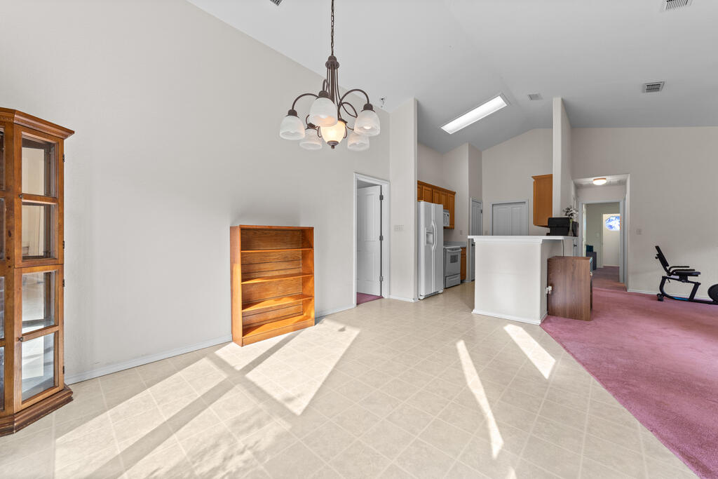 458 Vicksburg Ave Property Photo 7