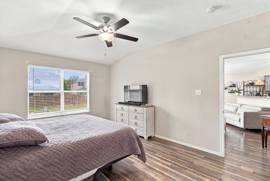 9914 Mustang Isle Property Photo 19