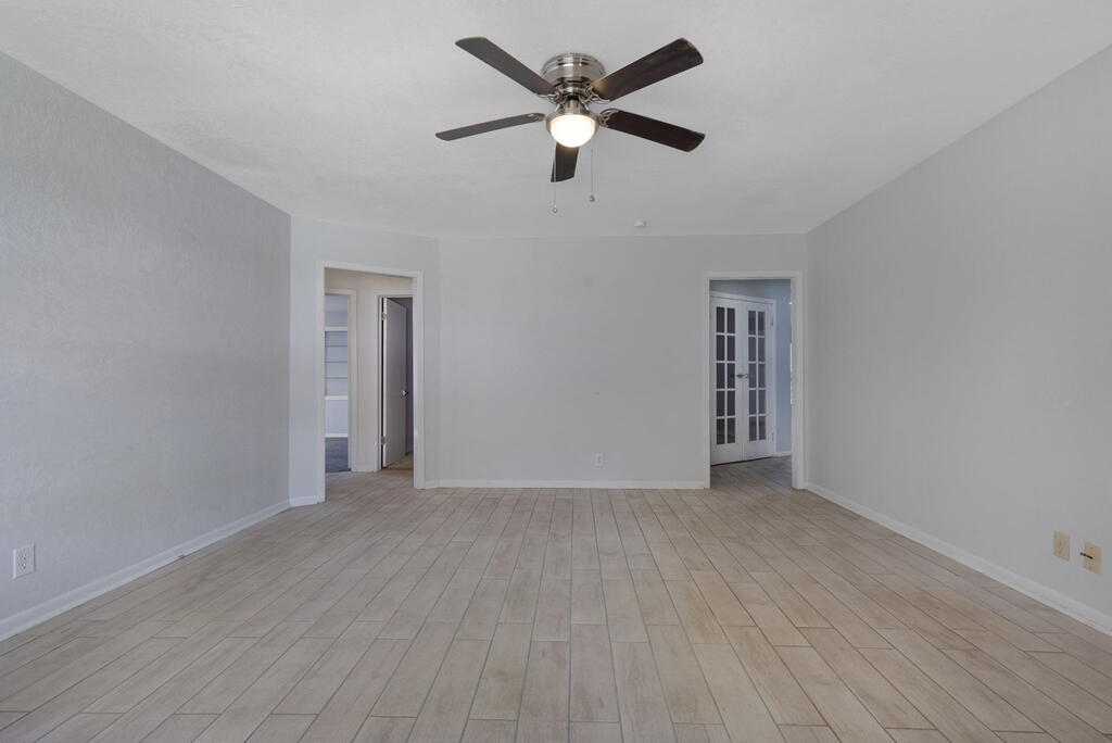 1107 Donna Kay Dr Property Photo 7