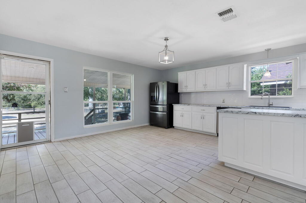 1107 Donna Kay Dr Property Photo 16