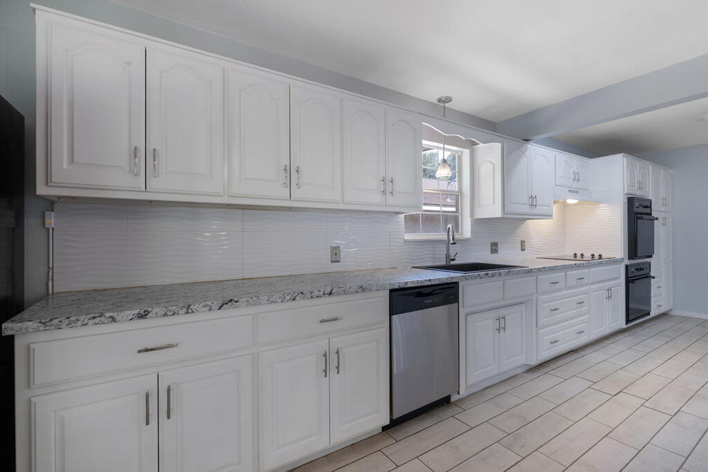 1107 Donna Kay Dr Property Photo 20