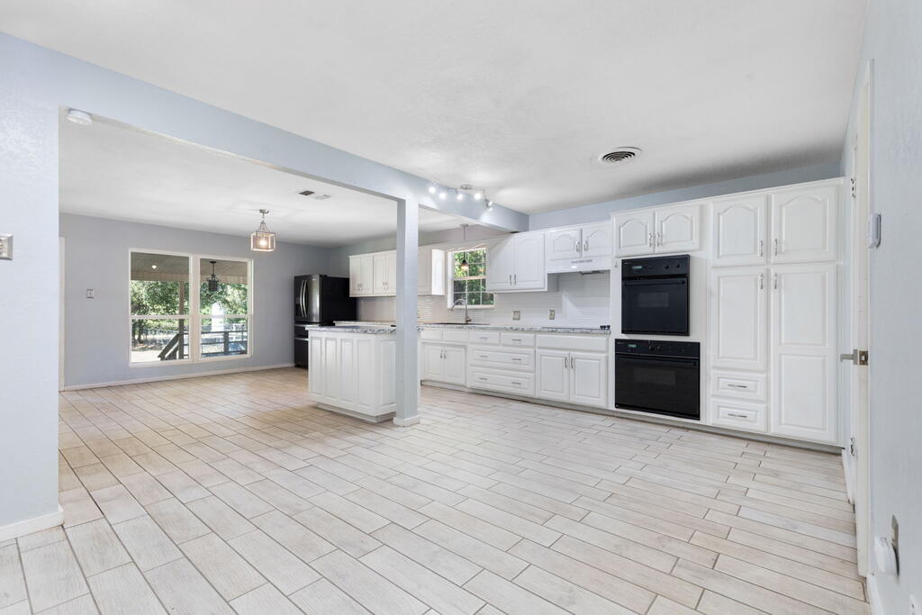 1107 Donna Kay Dr Property Photo 22