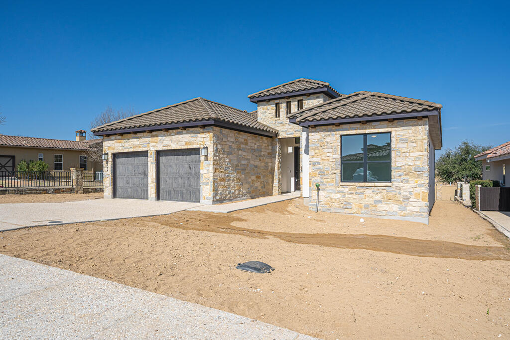 2044 Toscano Way Property Photo 4
