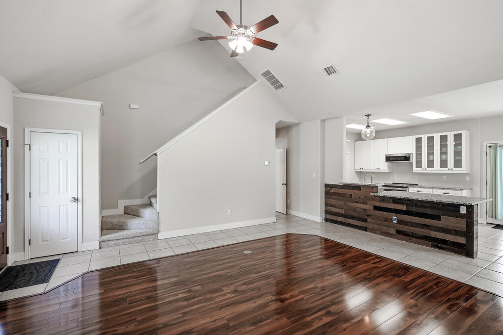 1620 Point View Property Photo 9