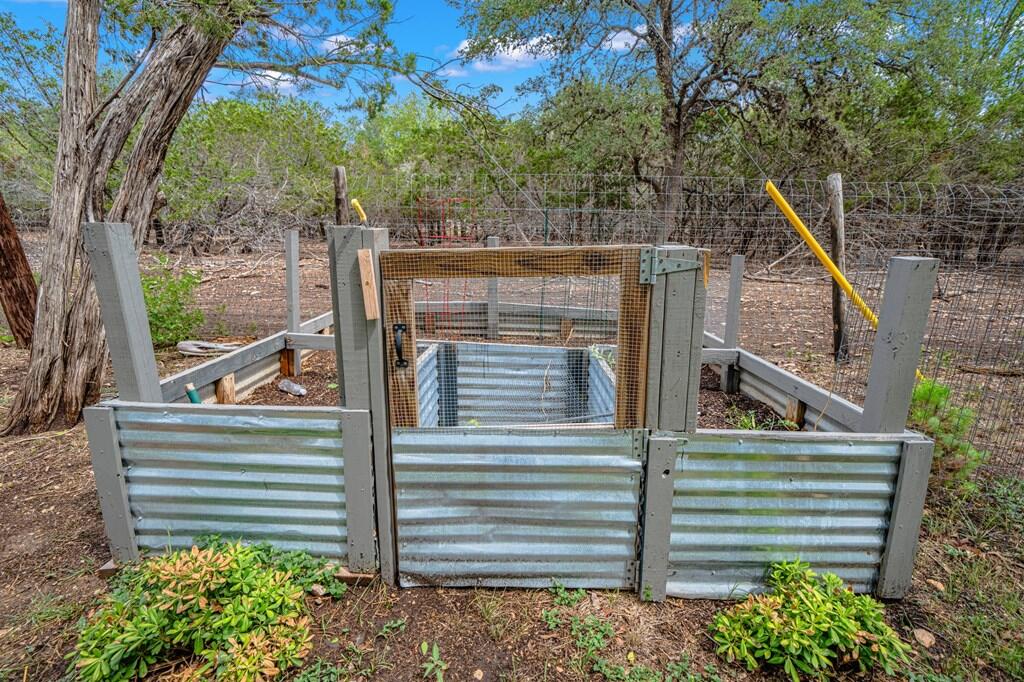 139/143 Eickenroht Property Photo 10