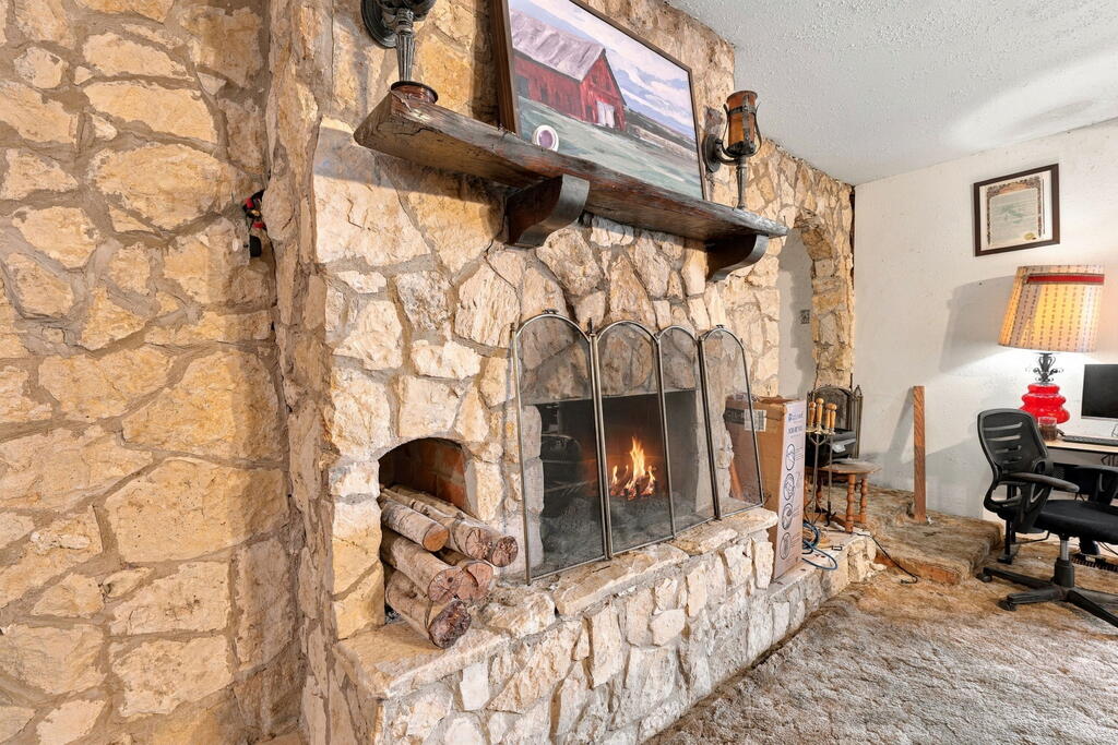 1400 Panther Hollow Dr Property Photo 5