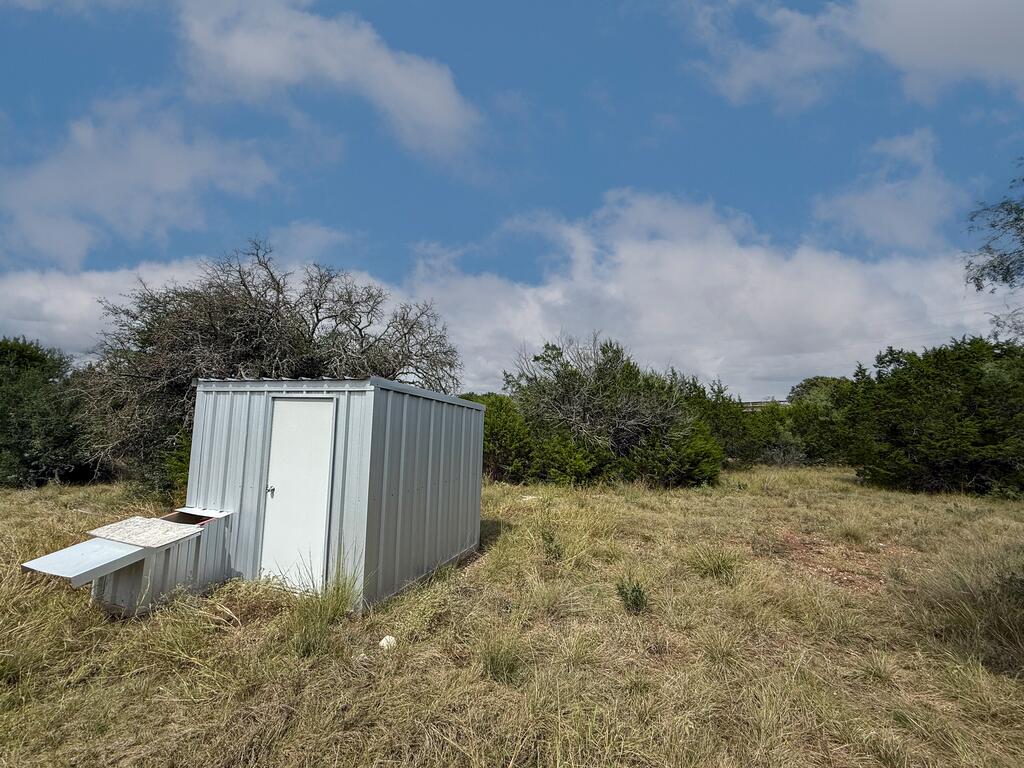 125810 Property Photo 6