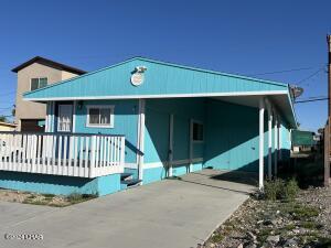 2240 Lake Dr Property Photo 3