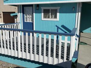 2240 Lake Dr Property Photo 4
