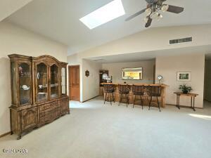 2100 E Valley View Rd Property Photo 8