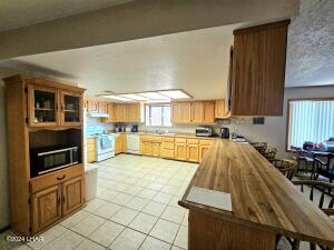2100 E Valley View Rd Property Photo 12