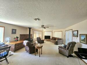2100 E Valley View Rd Property Photo 14