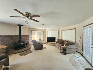 2100 E Valley View Rd Property Photo 15