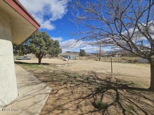 2100 E Valley View Rd Property Photo 32