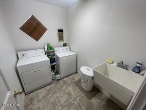 1311 Aviation Dr Property Photo 21