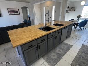 3411 Surry Ln Property Photo 8