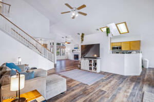 3457 Beale St Property Photo 9