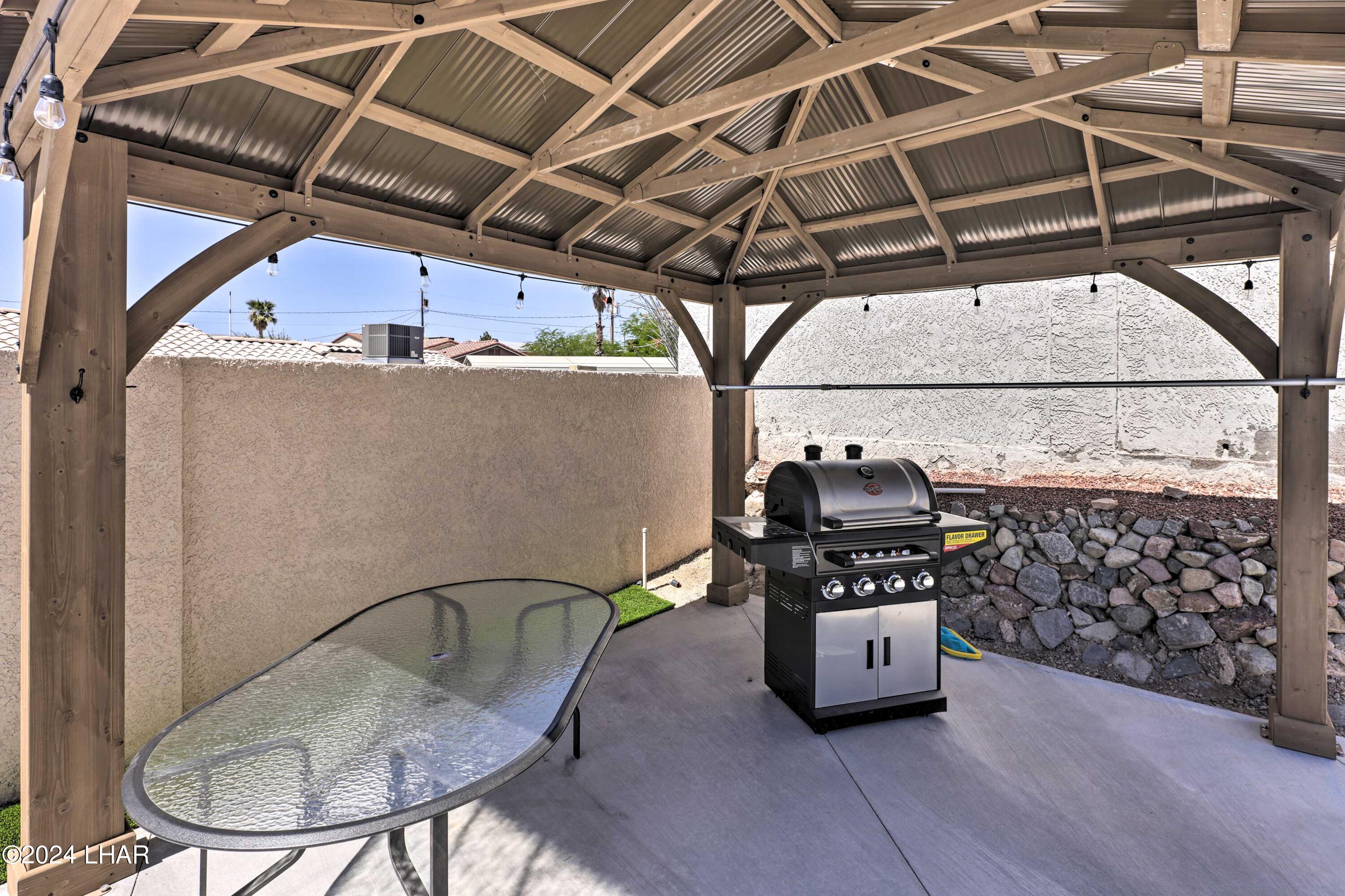 3435 Yavapai Dr Property Photo 6