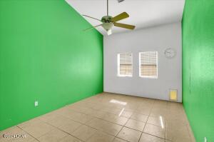 1300 W 5th St Property Photo 15