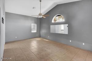 1300 W 5th St Property Photo 21