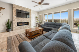 1680 E Raintree Ave Property Photo 7